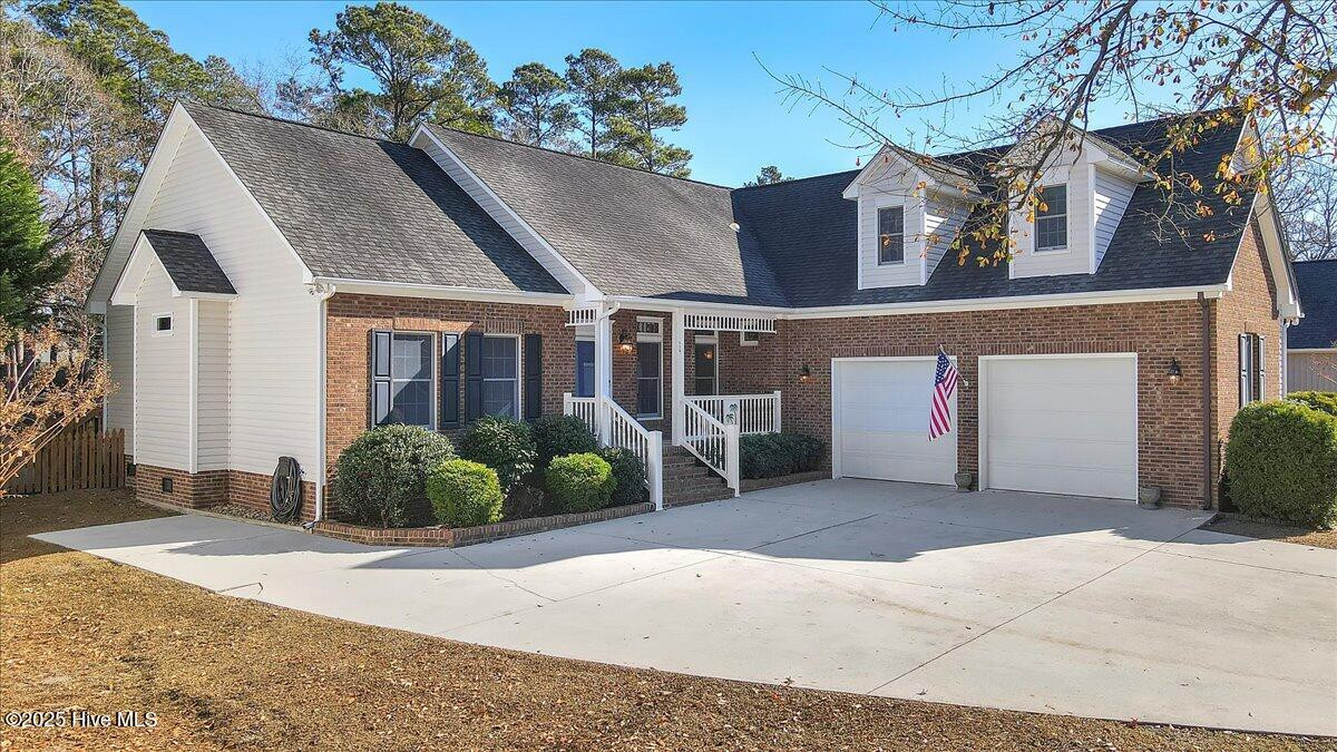 110 White Swan Way Swansboro, NC 28584