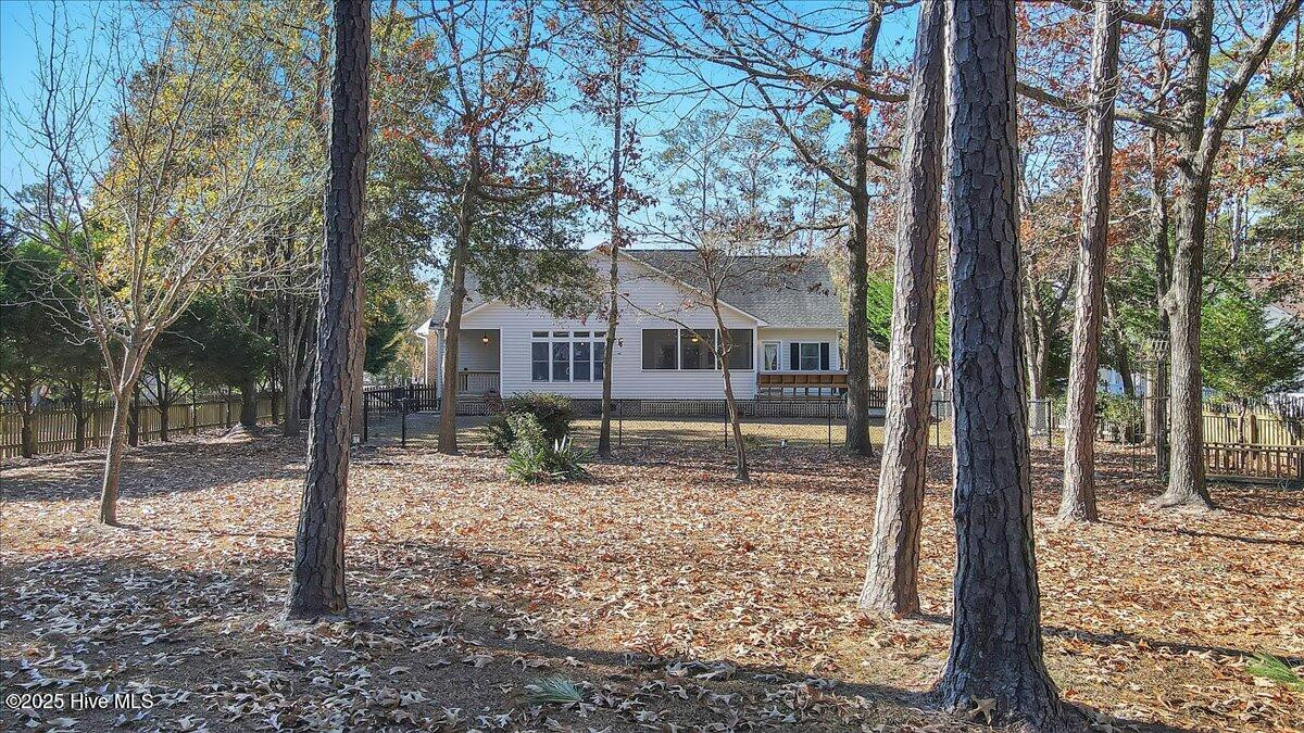 110 White Swan Way Swansboro, NC 28584