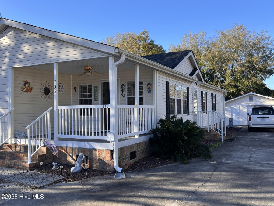 705 Live Oak Dr Sunset Beach, NC 28468