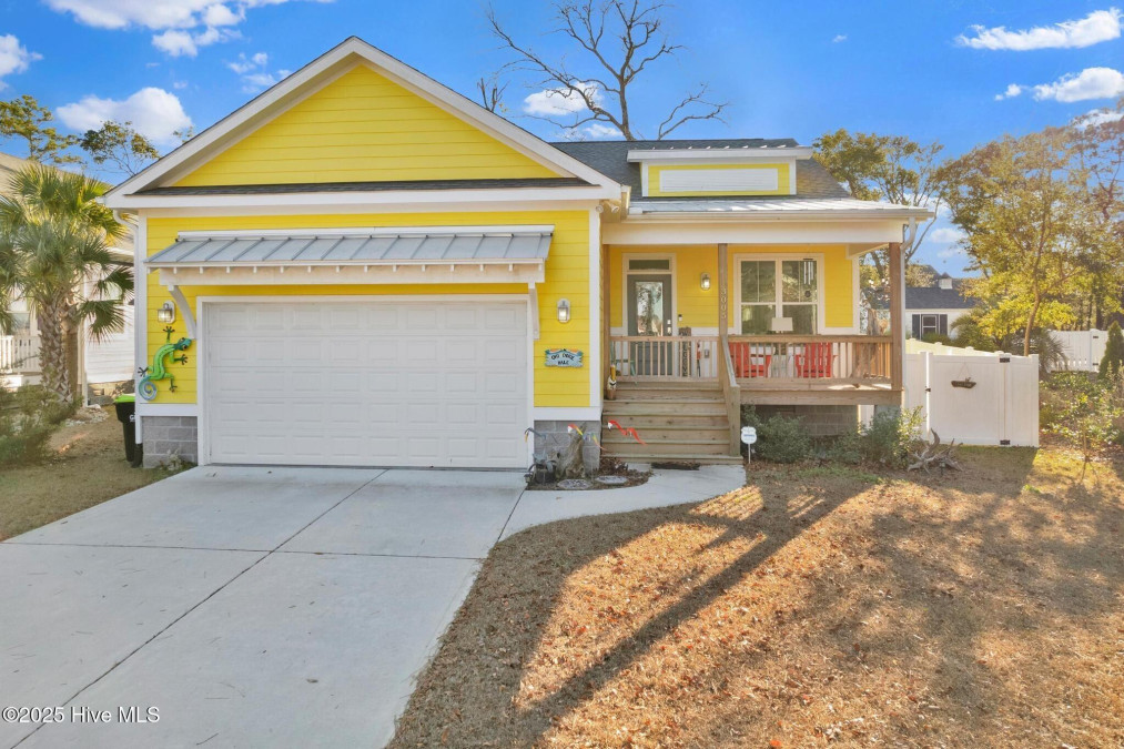 3005 Yacht Dr Oak Island, NC 28465