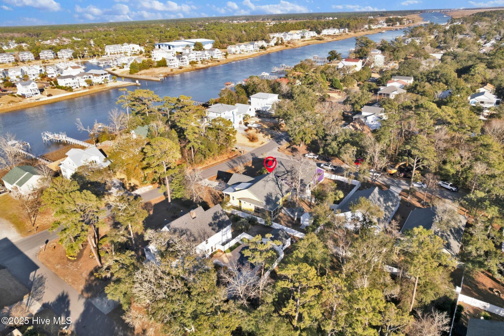 3005 Yacht Dr Oak Island, NC 28465