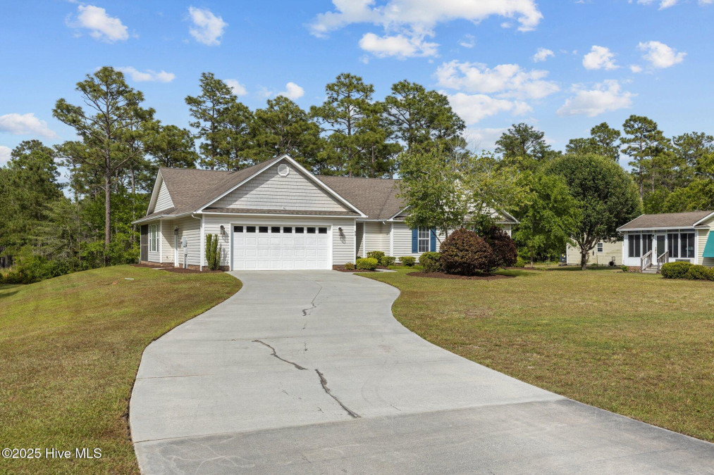 313 Star Hill Dr Cape Carteret, NC 28584