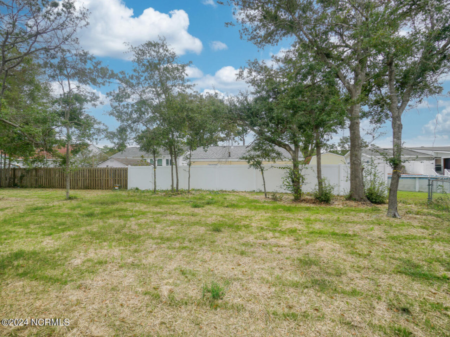 114 13th St Oak Island, NC 28465