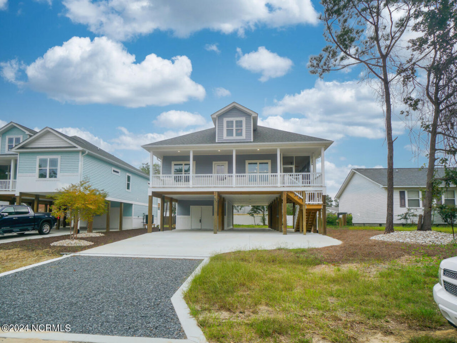 114 13th St Oak Island, NC 28465