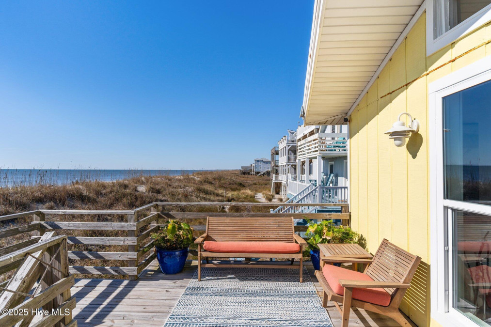 5227 Beach Dr Oak Island, NC 28465