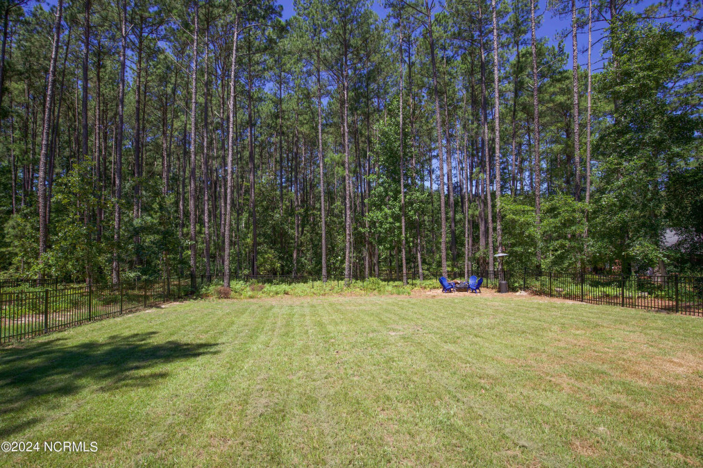 30260 Lake Rd Wagram, NC 28396