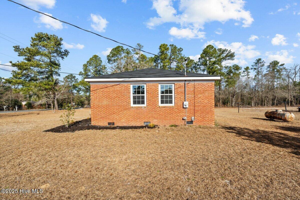 19621 Salley Mcnair Rd Laurinburg, NC 28352