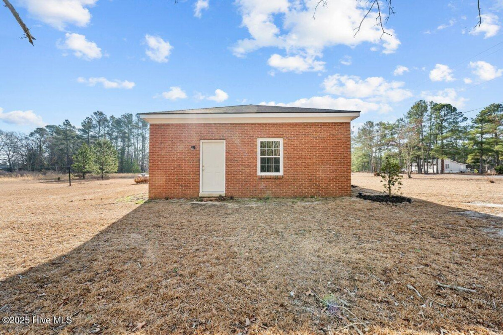 19621 Salley Mcnair Rd Laurinburg, NC 28352
