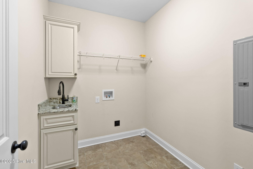 127 Skipping Water Dr Spring Lake, NC 28390