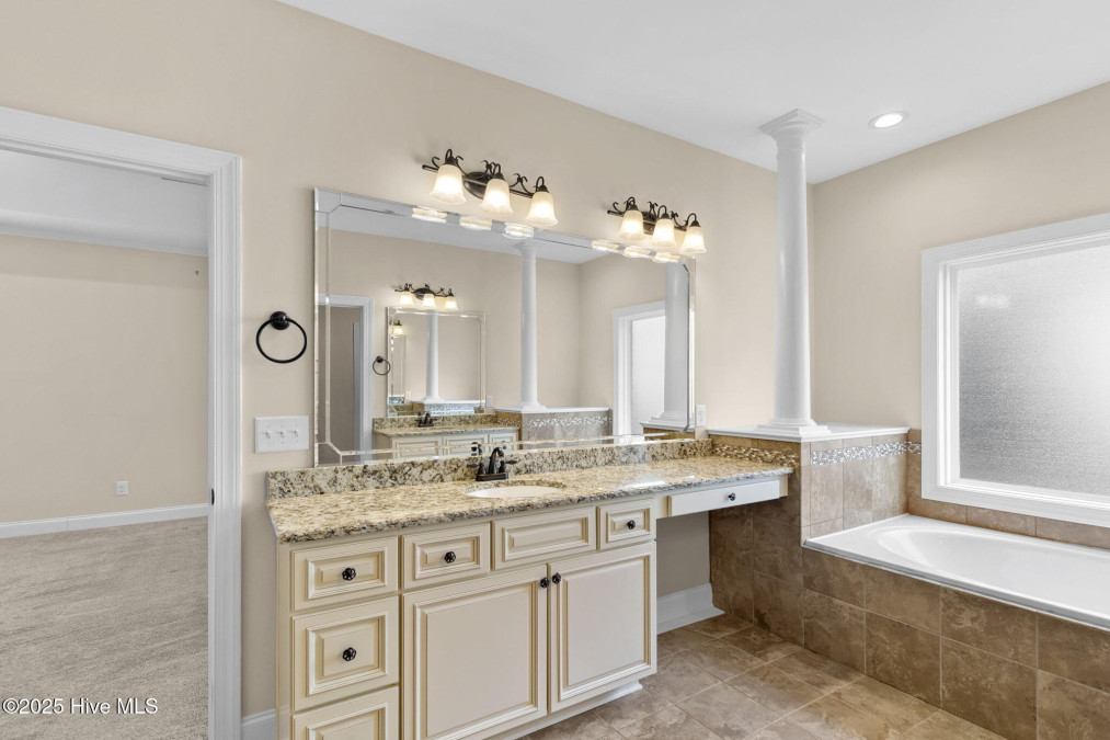 127 Skipping Water Dr Spring Lake, NC 28390