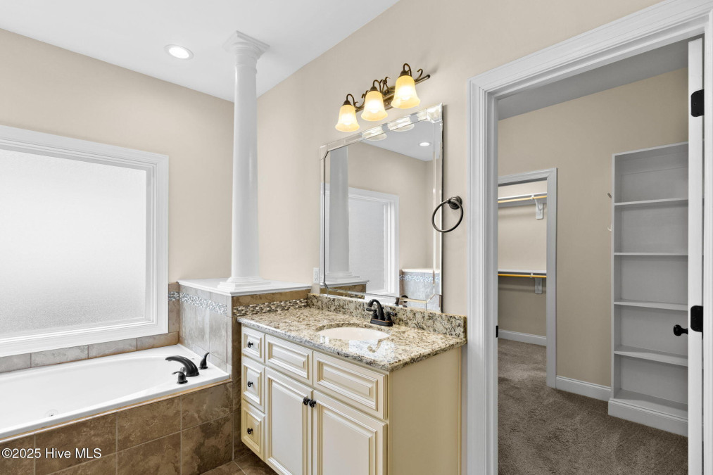 127 Skipping Water Dr Spring Lake, NC 28390