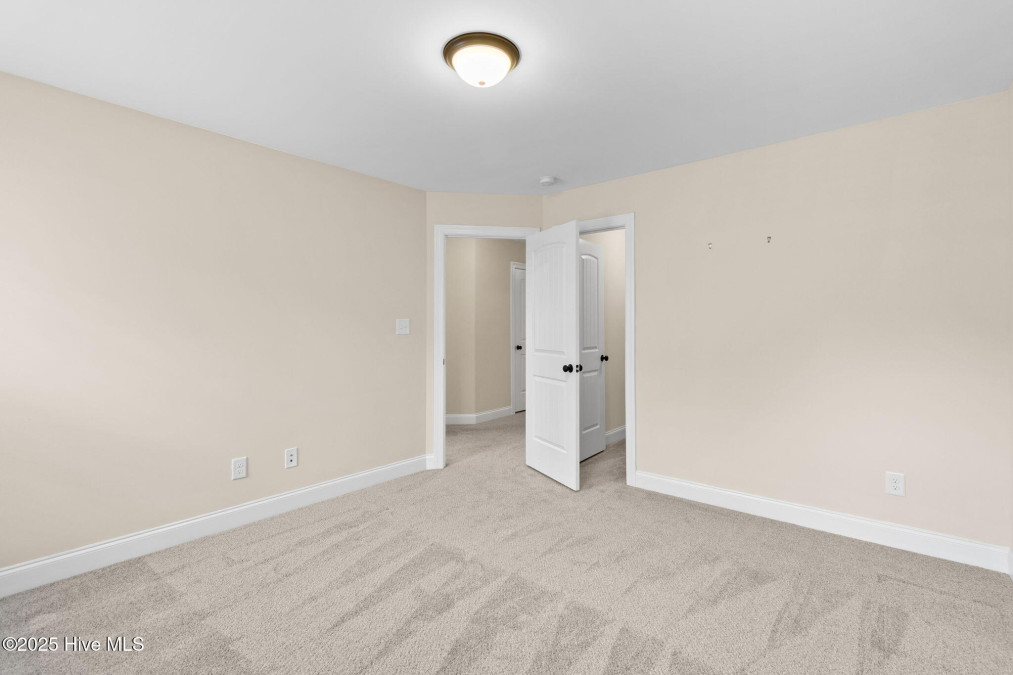 127 Skipping Water Dr Spring Lake, NC 28390