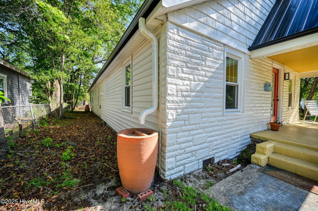 2121 Gibson Ave Wilmington, NC 28403