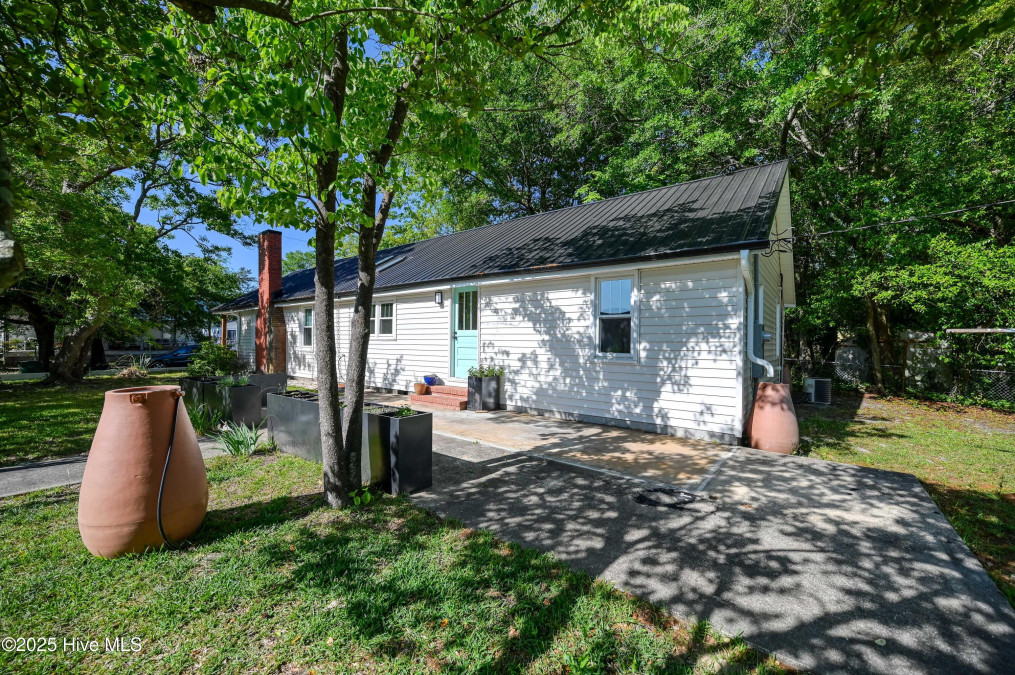 2121 Gibson Ave Wilmington, NC 28403