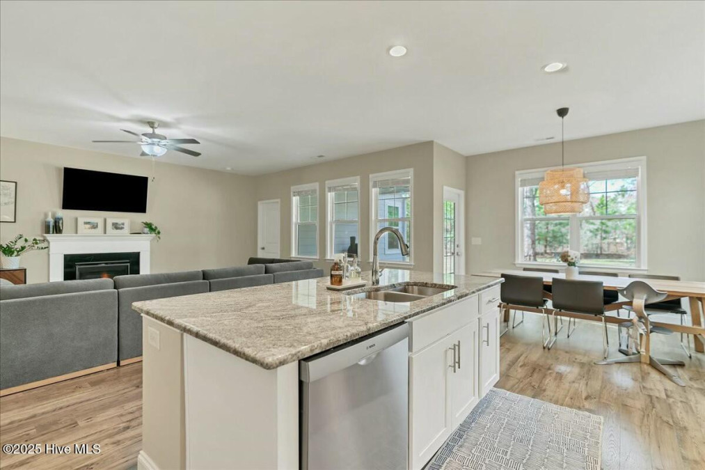 409 Kerr Lake Rd Aberdeen, NC 28315