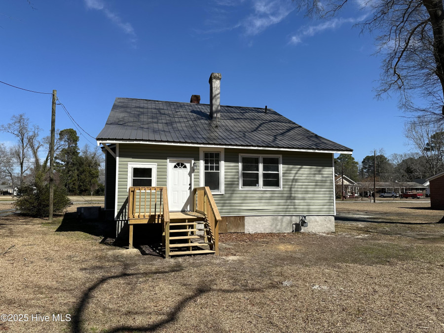 325 Covington St Laurinburg, NC 28352