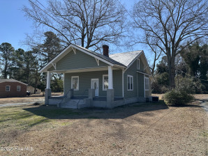 325 Covington St Laurinburg, NC 28352
