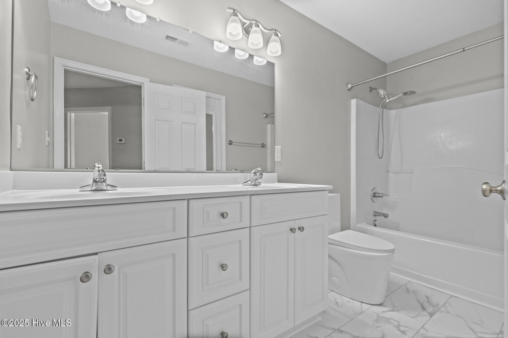 102 Bobwhite Cir Cape Carteret, NC 28584