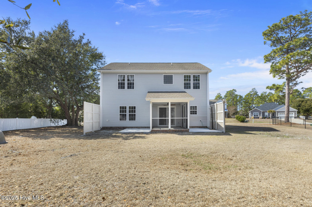 102 Bobwhite Cir Cape Carteret, NC 28584
