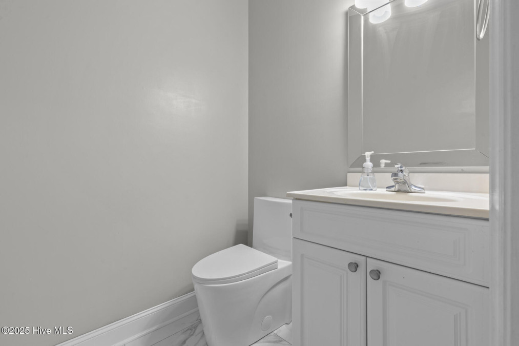 102 Bobwhite Cir Cape Carteret, NC 28584