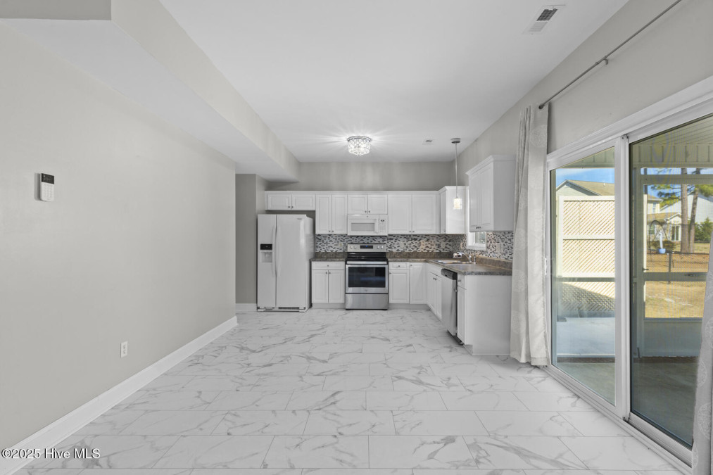 102 Bobwhite Cir Cape Carteret, NC 28584
