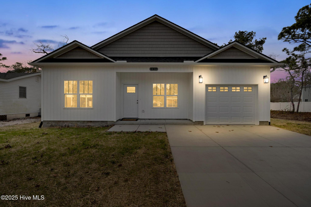 147 18th St Oak Island, NC 28465