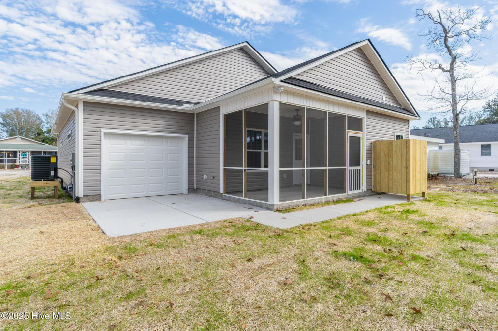 147 18th St Oak Island, NC 28465