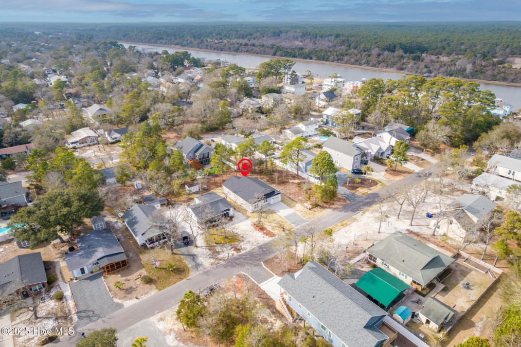 147 18th St Oak Island, NC 28465