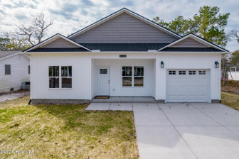 147 18th St Oak Island, NC 28465