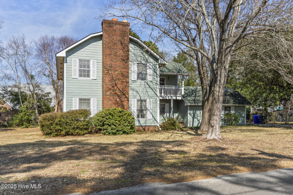 610 Columbia Ave Carolina Beach, NC 28428