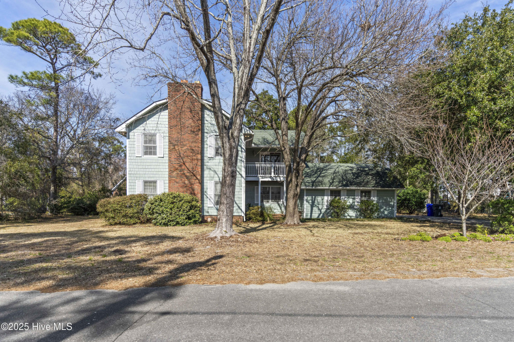 610 Columbia Ave Carolina Beach, NC 28428
