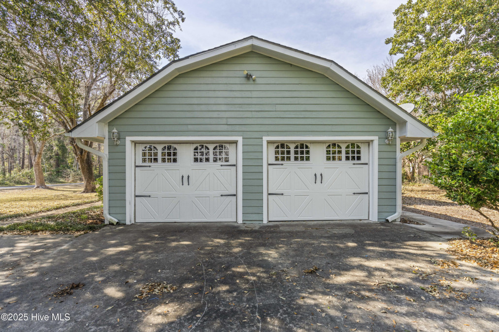610 Columbia Ave Carolina Beach, NC 28428