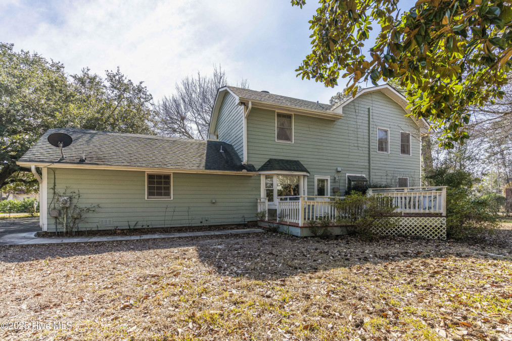 610 Columbia Ave Carolina Beach, NC 28428