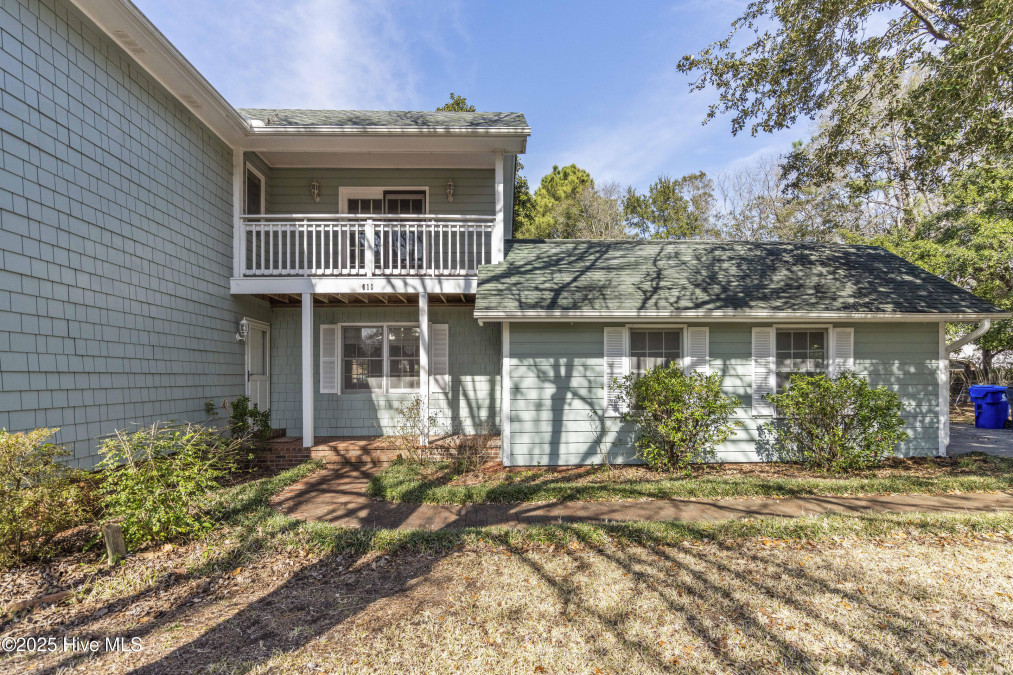 610 Columbia Ave Carolina Beach, NC 28428