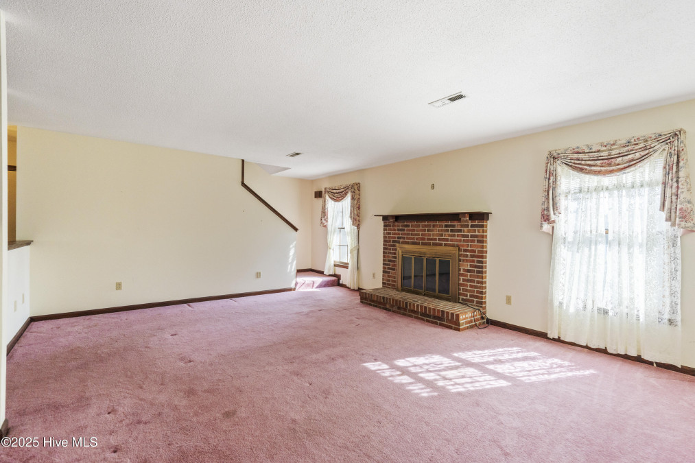 610 Columbia Ave Carolina Beach, NC 28428