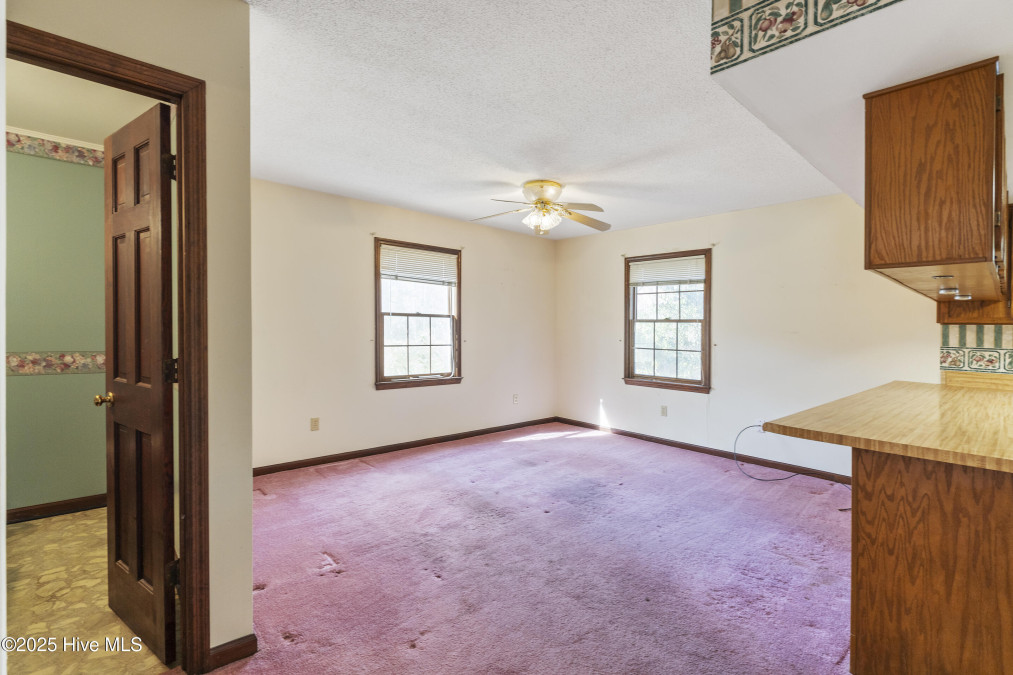 610 Columbia Ave Carolina Beach, NC 28428