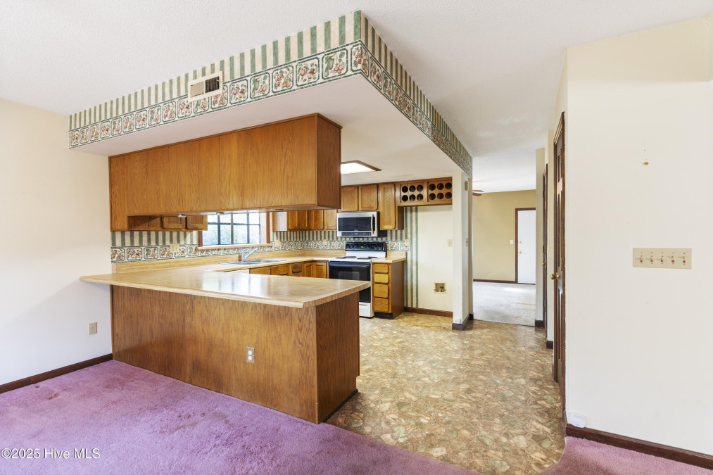 610 Columbia Ave Carolina Beach, NC 28428