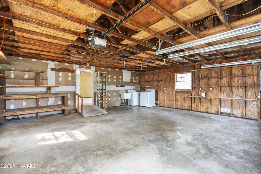 610 Columbia Ave Carolina Beach, NC 28428