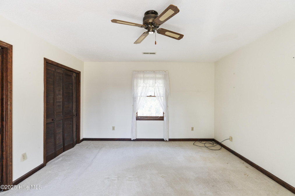 610 Columbia Ave Carolina Beach, NC 28428