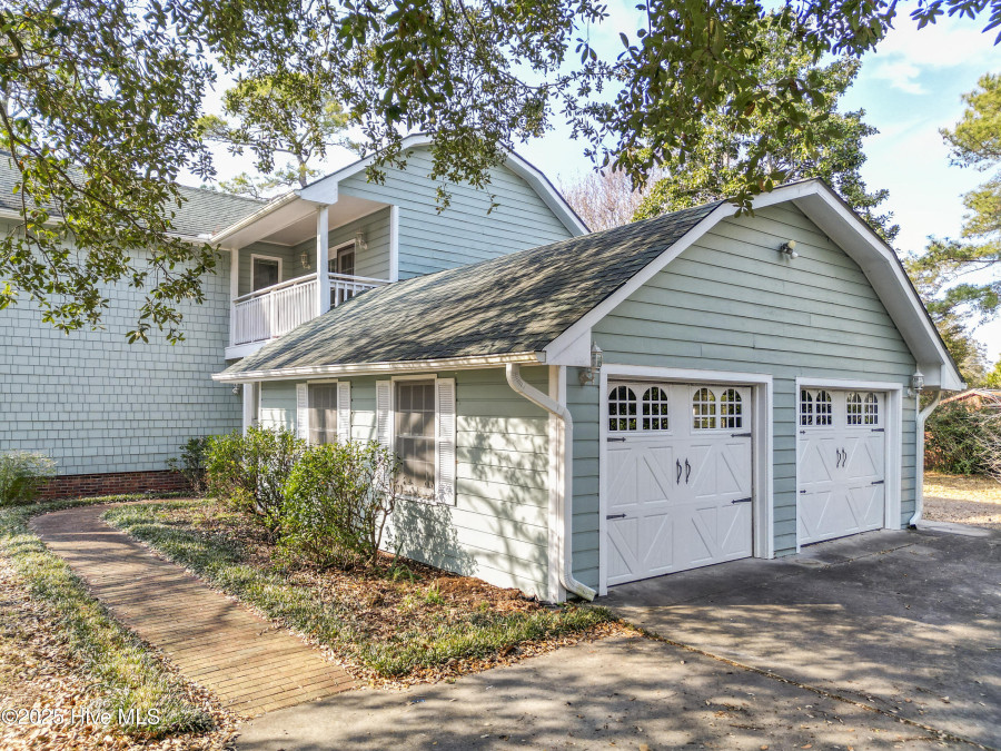 610 Columbia Ave Carolina Beach, NC 28428