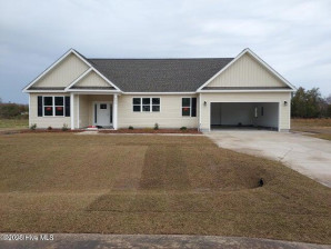 634 Bright Harvest Dr Maysville, NC 28555