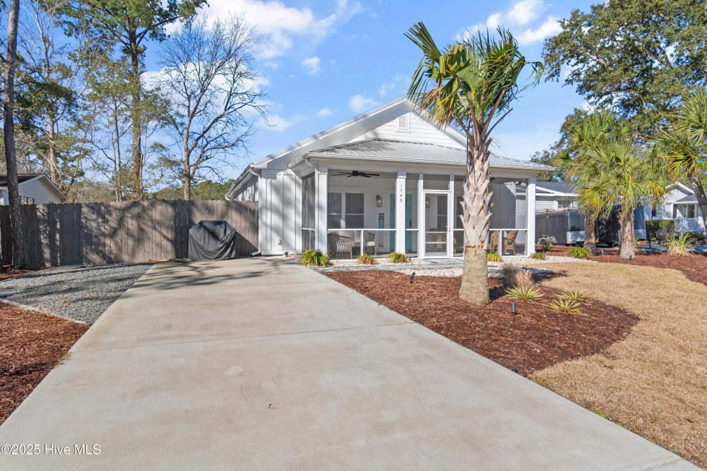 1740 Ocean View Dr Ocean Isle Beach, NC 28469