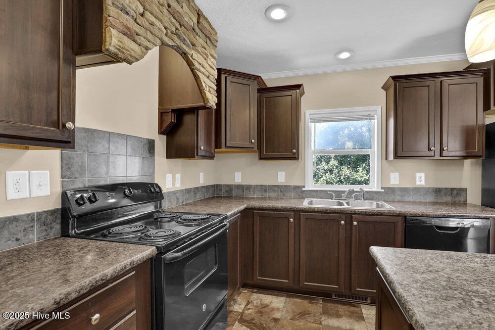 136 Cedar Hollow Ln Sneads Ferry, NC 28460