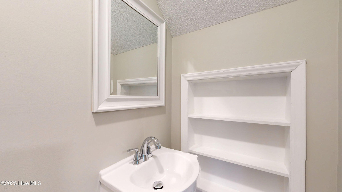 101 David Dr Greenville, NC 27858