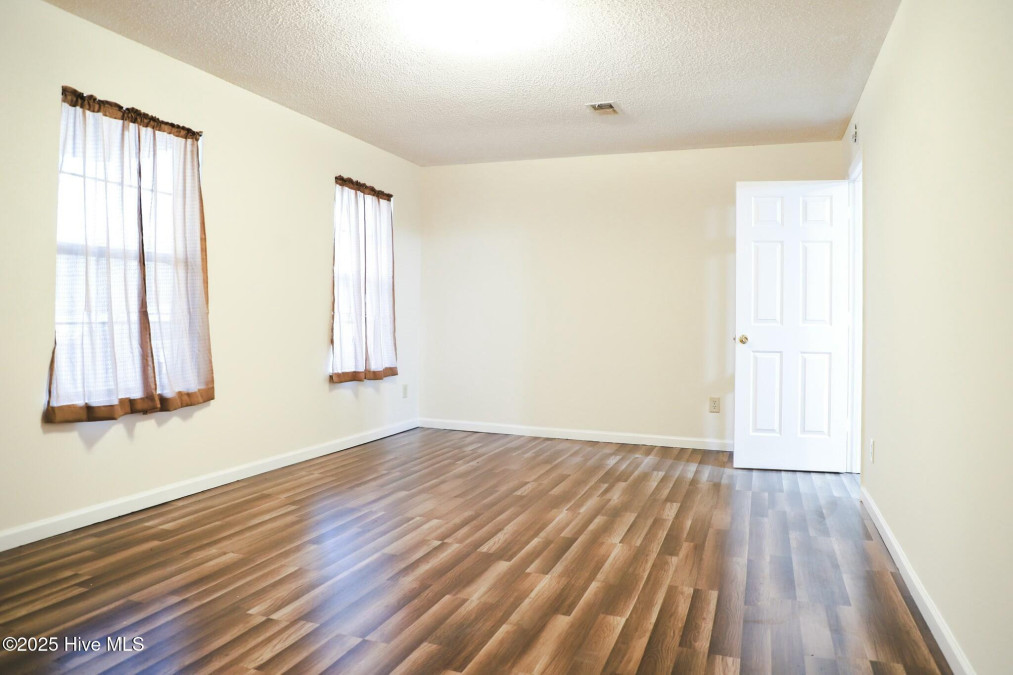 3285 Della Rd Longs, SC 29568
