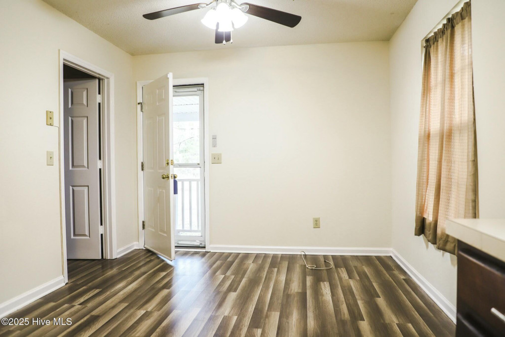 3285 Della Rd Longs, SC 29568