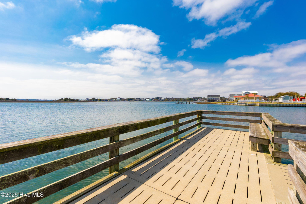 122 Lejeune Rd Cape Carteret, NC 28584