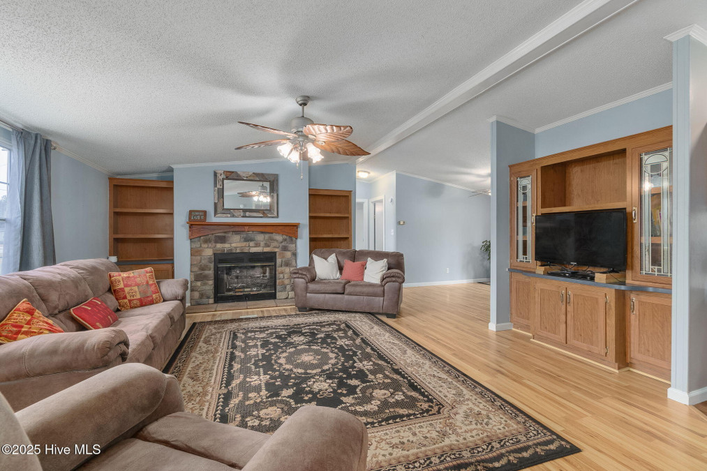 122 Lejeune Rd Cape Carteret, NC 28584