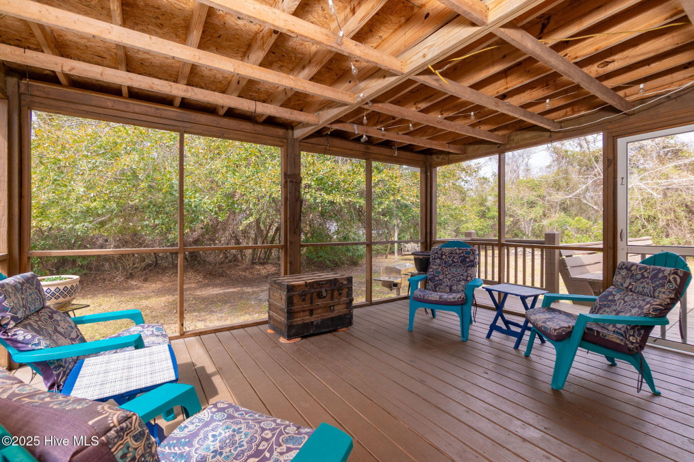 122 Lejeune Rd Cape Carteret, NC 28584