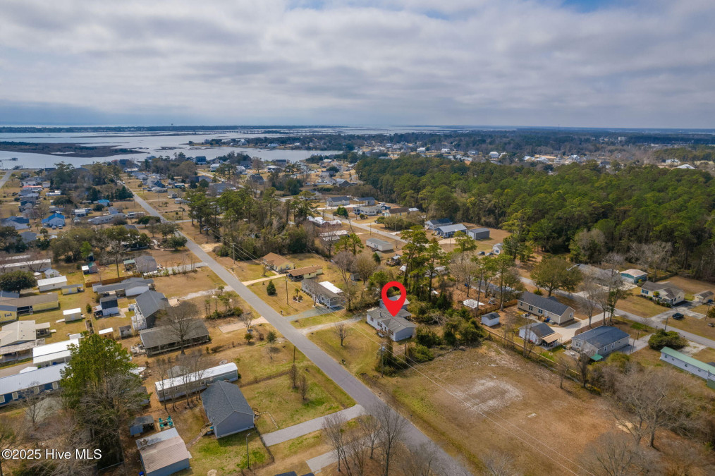 122 Lejeune Rd Cape Carteret, NC 28584